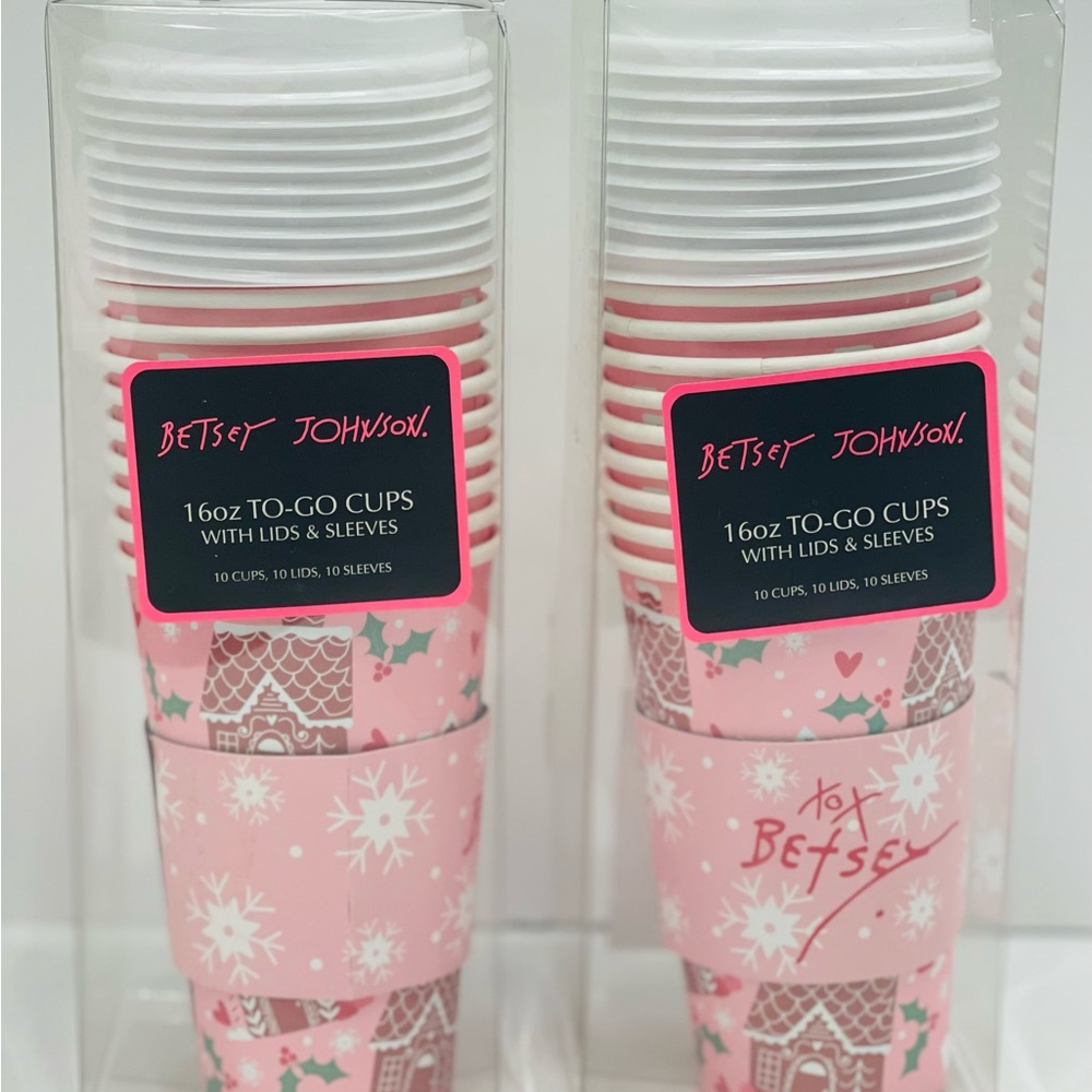 Betsey Johnson Pink Christmas Gingerbread House Paper Coffee To Go Cups
